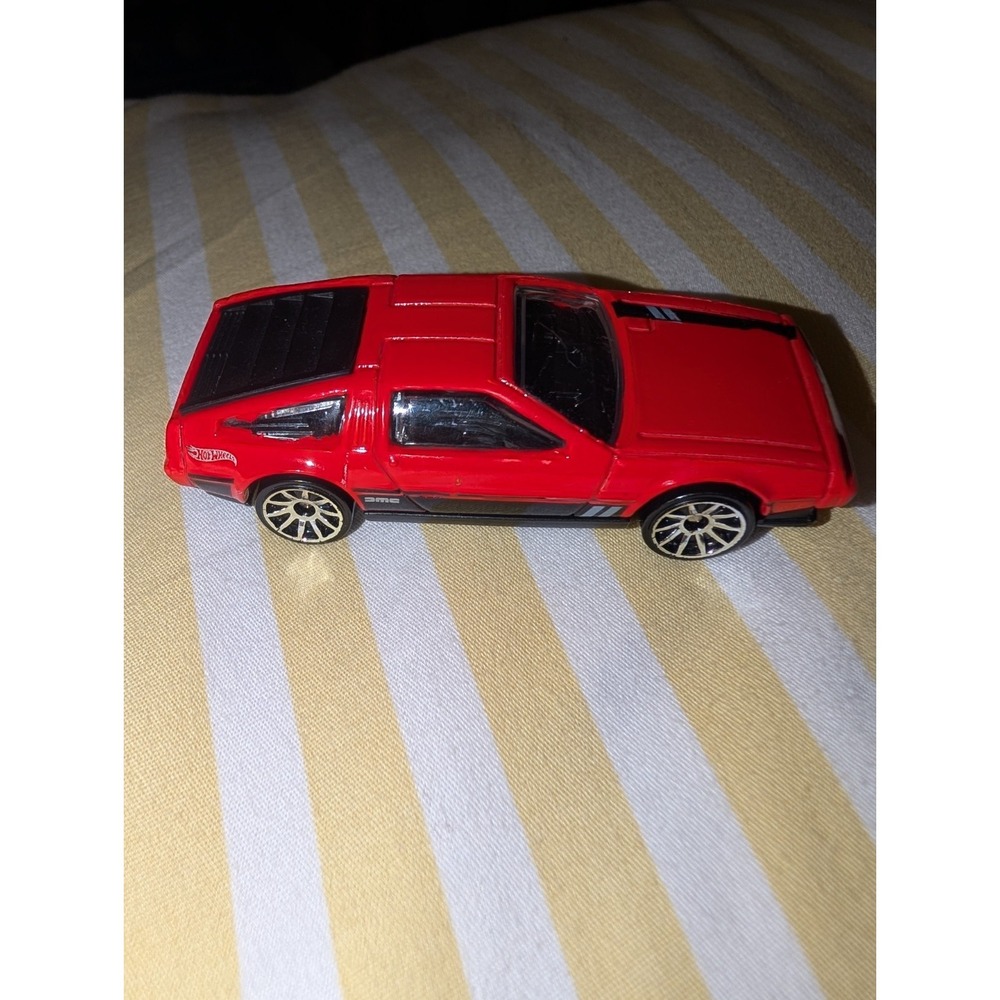 2014 Hot Wheels Red 81 DeLorean DMC-12 HW City Speed Team 33 1/64 Scale